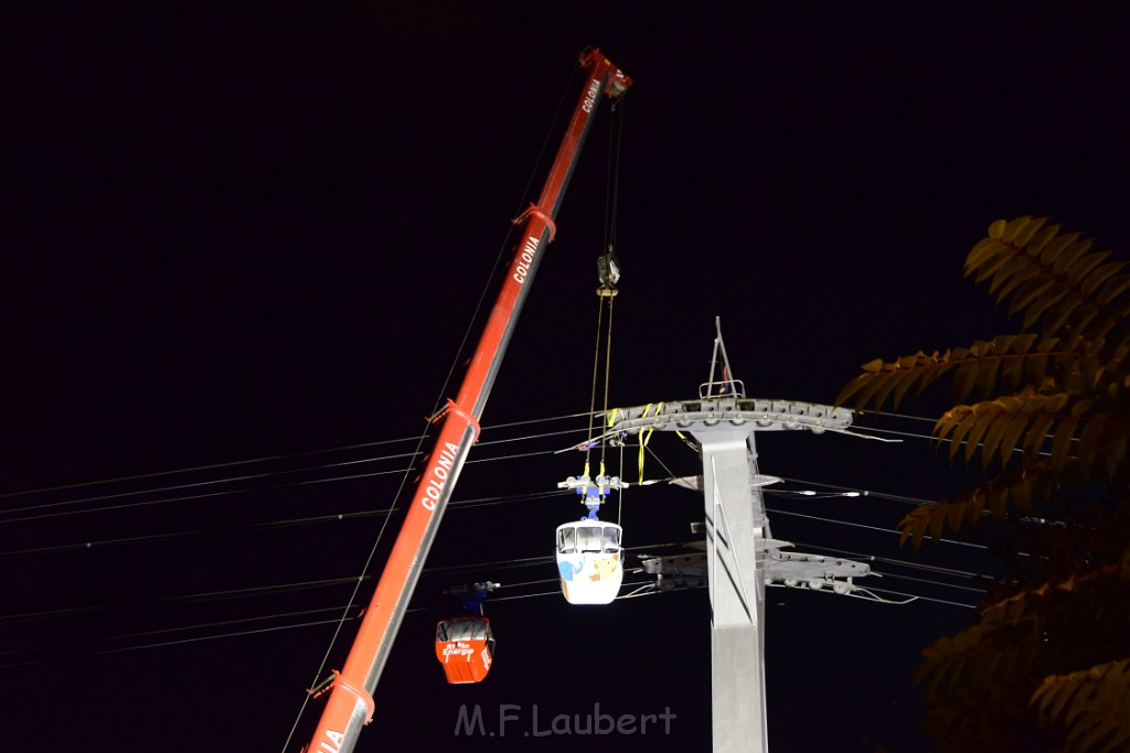 Koelner Seilbahn Gondel blieb haengen Koeln Linksrheinisch P963.JPG - Miklos Laubert